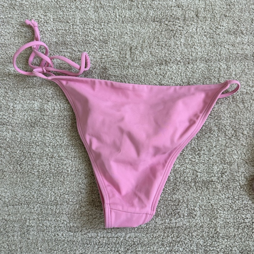 Pink bikini - Picture 4 of 4